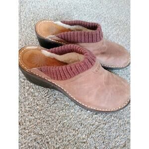 UGG Gael suede wedge clogs with a knit trim and shearling lining sz 9 cozy warm
